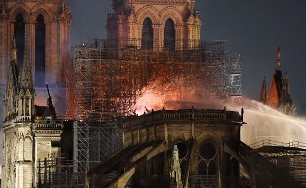 Pożar katedry Notre Dame. Ogromne zniszczenia [GALERIA ZDJĘĆ]