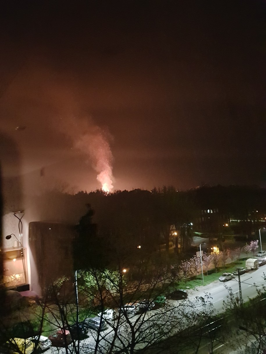 Pożar konstrukcji tężni solankowej przy Zalewie Nowohuckim /Słuchacz RMF FM /Gorąca Linia RMF FM