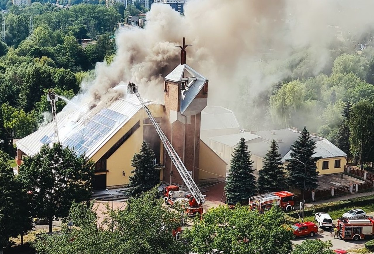 Pożar kościoła w Sosnowcu. Komunikat biskupa [ZDJĘCIA]