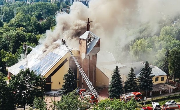 Pożar kościoła w Sosnowcu. Komunikat biskupa [ZDJĘCIA]