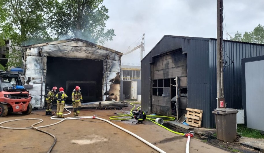 Pożar lakierni w Pruszczu Gdańskim /KP PSP Pruszcz Gdański /