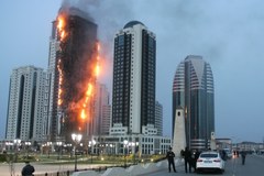 Pożar luksusowego apartamentowca w Groznym