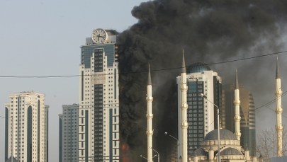 Pożar luksusowego apartamentowca w Groznym