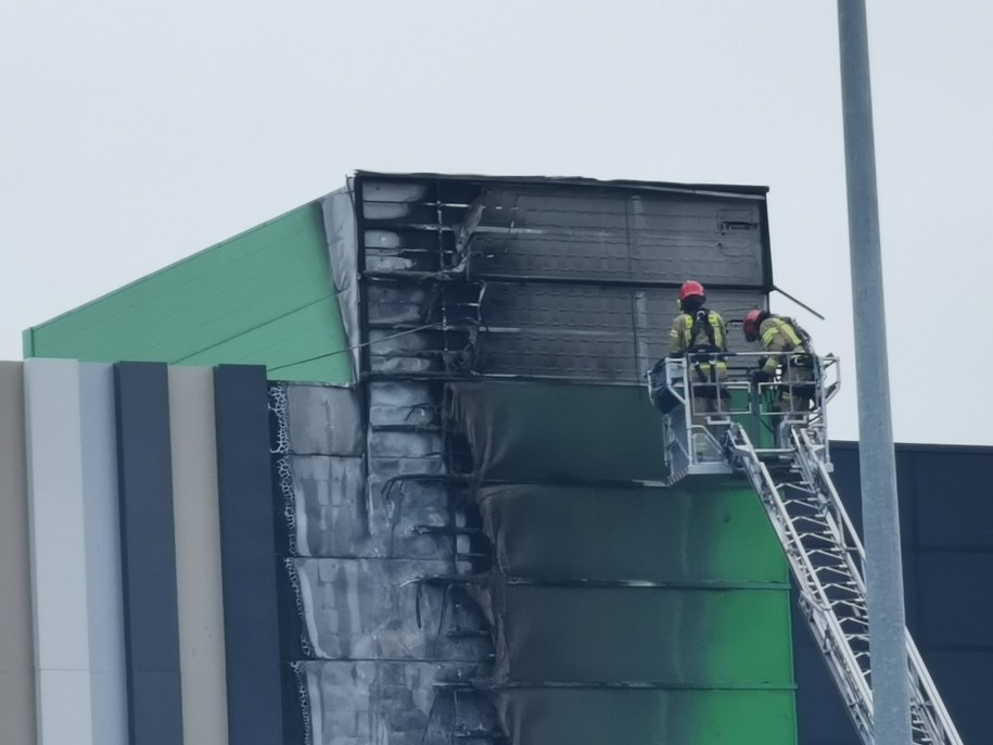 Pożar marketu budowlanego w Olsztynie /Piotr Bułakowski /RMF FM