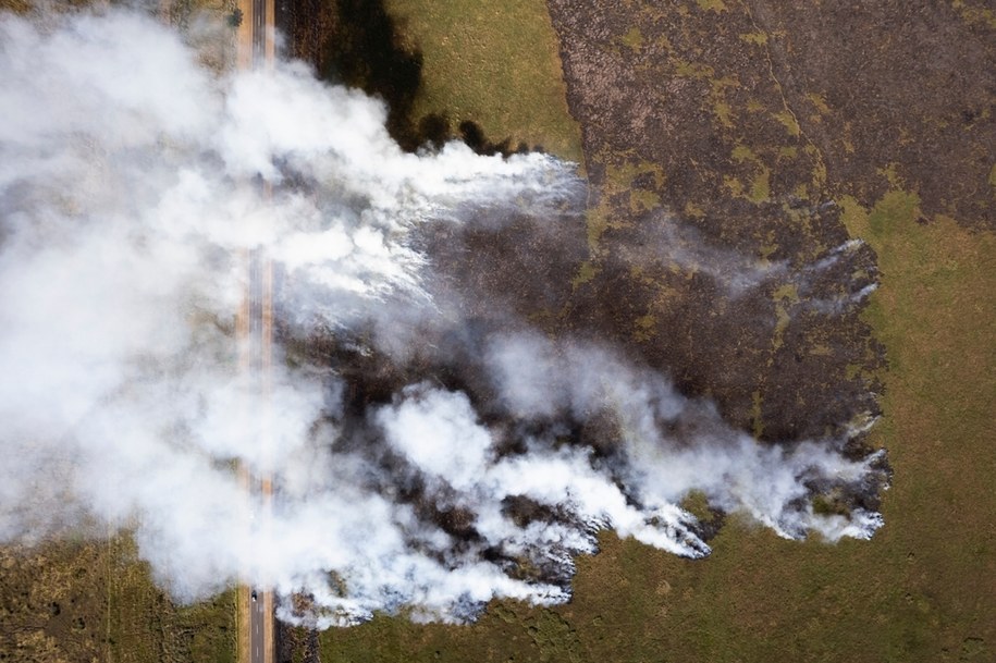 Největší mokřady v Evropě hoří. Minsk odešle do akce velmi těžký MI-26