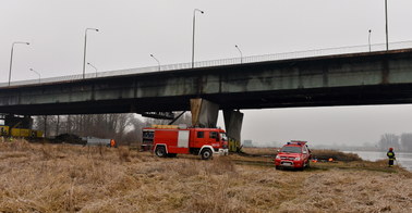 Pożar Mostu Łazienkowskiego. Ruch zamknięty co najmniej przez kilka dni