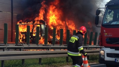 Pożar na A4. Płonie ciężarówka 