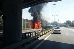 Pożar na A4. Płonie ciężarówka 