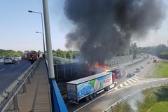 Pożar na A4. Płonie ciężarówka 