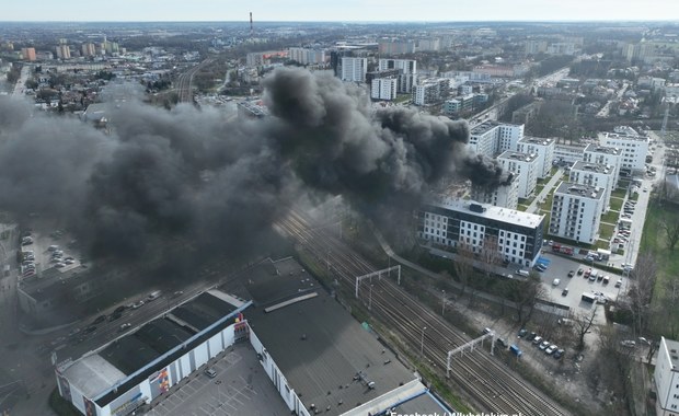 Pożar na dachu nowego bloku w Lublinie. Policja zatrzymała mężczyznę 