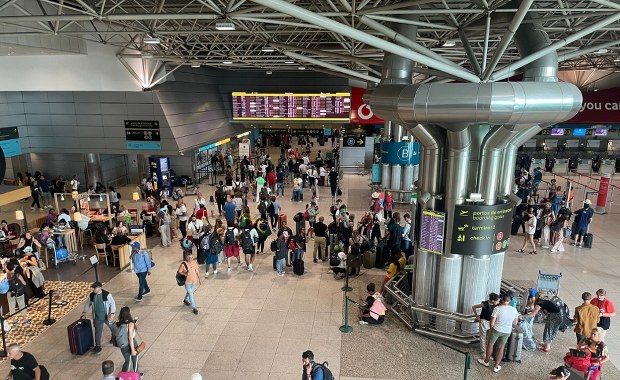 Pożar na lotnisku. Setki ewakuowanych pasażerów 