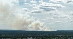 Pożar na poligonie w Toruniu. W akcji kilkudziesięciu strażaków i samoloty gaśnicze