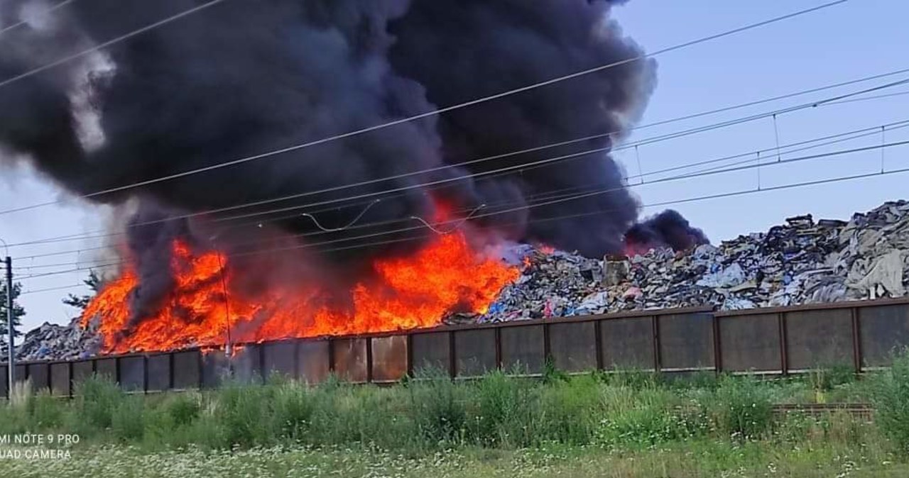 Pożar na składowisku odpadów w Przysiece Polskiej. Kolejny w tym miesiącu