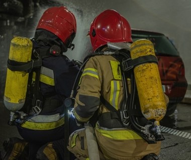 Pożar na terenie huty szkła w Jaśle. Awaria i wyciek