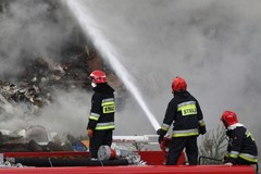 Pożar na wysypisku odpadów w Studziankach