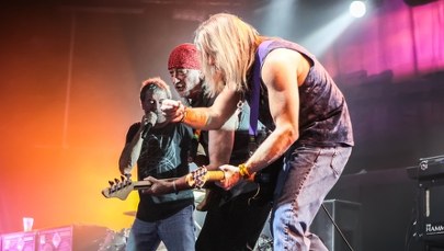 Pożar nad taflą jeziora. "Smoke on the Water" doczekał się teledysku