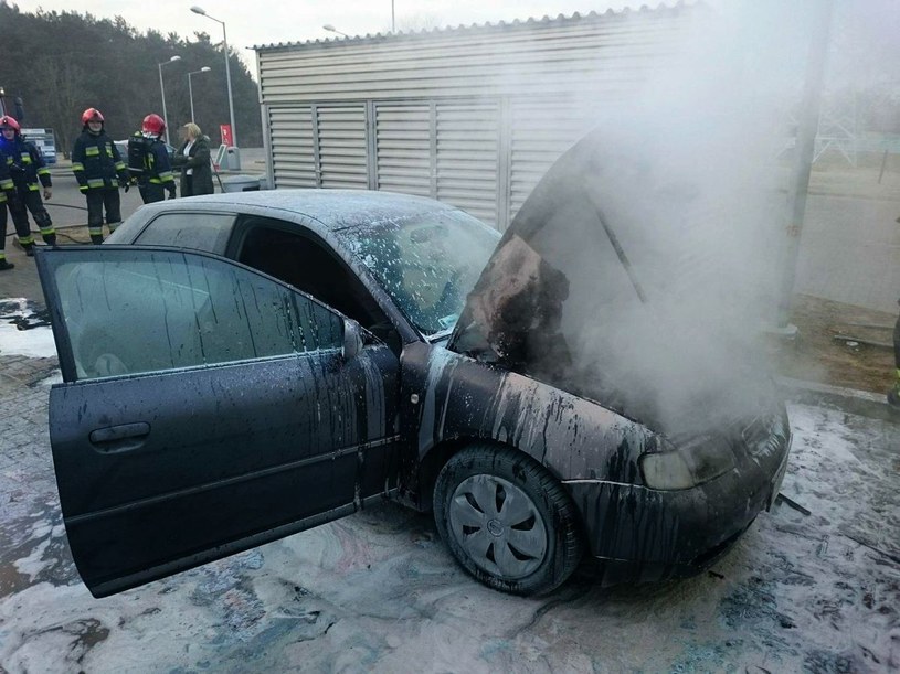 Pożar opanowali dopiero strażacy /Policja