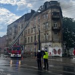 Pożar ponad stuletniej kamienicy w Warszawie
