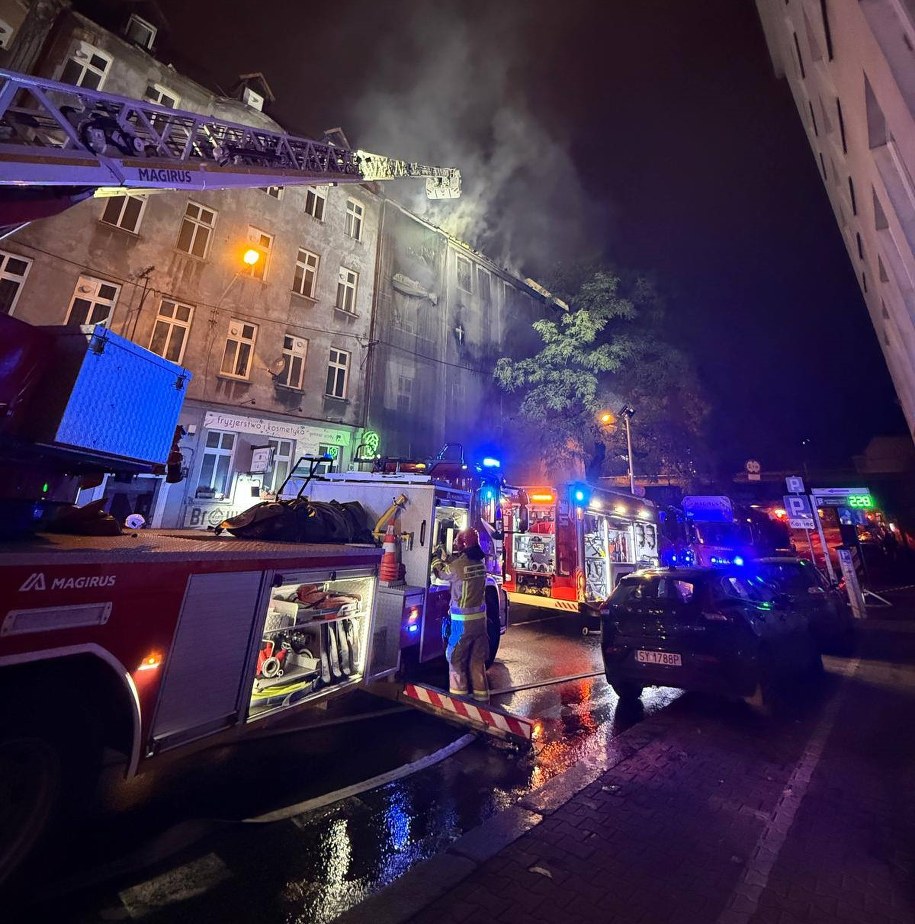 Pożar przy ul. Francuskiej w Katowicach. /Komenda Miejska PSP w Katowicach /
