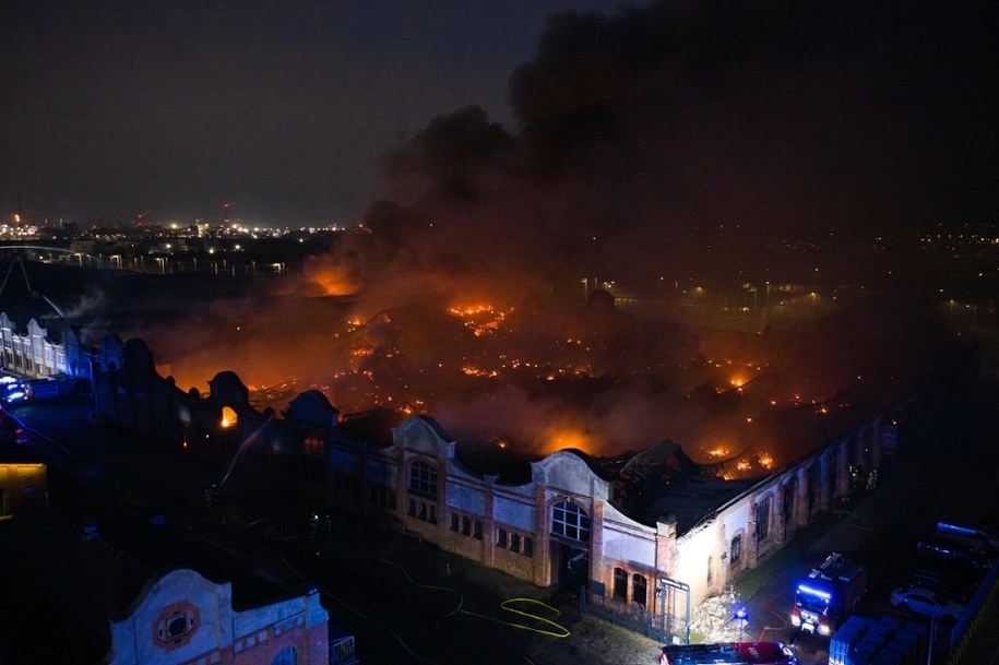 Pożar przy ul. Siennickiej w Gdańsku /Adam Warżawa /PAP