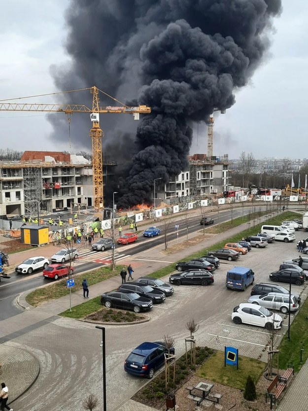 Pożar przy ul. ul. Ofiar Grudnia'70 w Gdańsku /KM PSP Gdańsk /