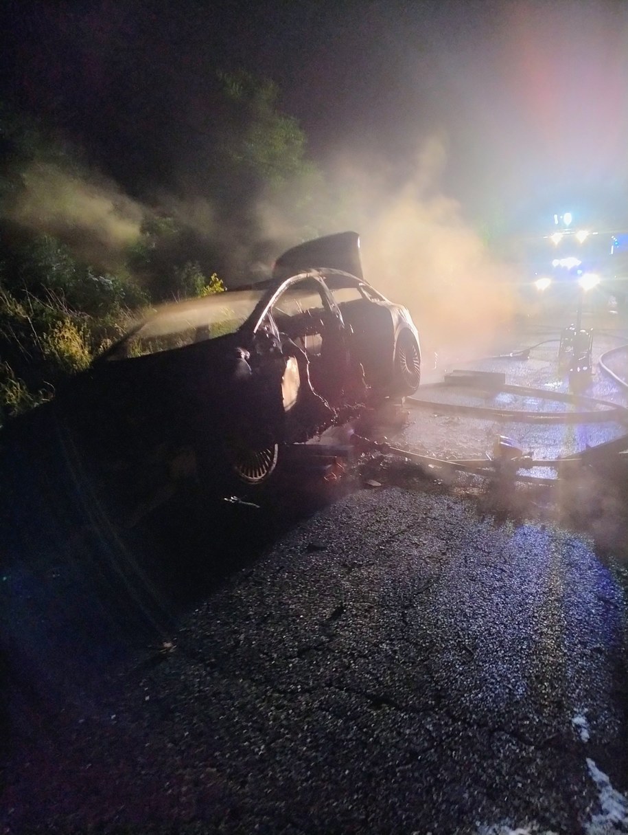 Pożar samochodu elektrycznego w miejscowości Zaleśna, fot. OSP Aleksandria /