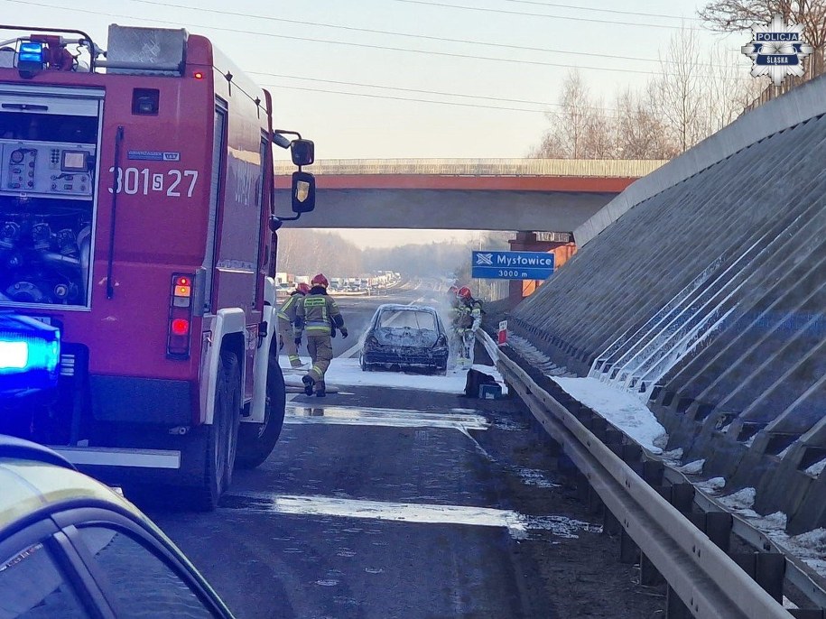 Pożar samochodu na A4, fot. policja Śląska /