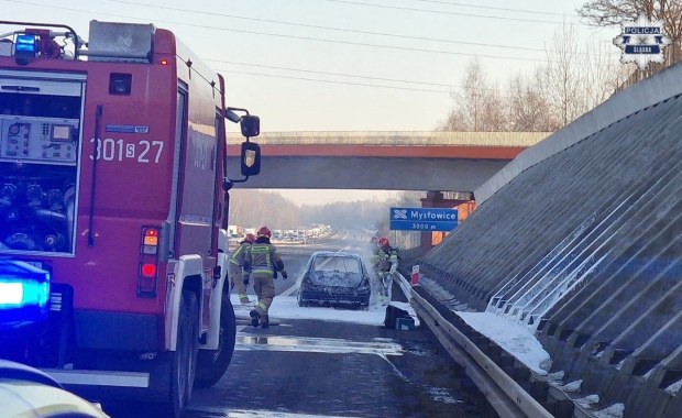Pożar samochodu na A4. Ruch w kierunku Krakowa odblokowany