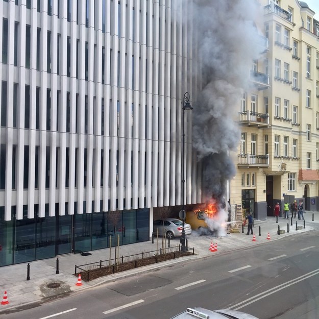 Pożar samochodu przy ulicy Litewskiej /Gorąca Linia RMF FM /Gorąca Linia RMF FM
