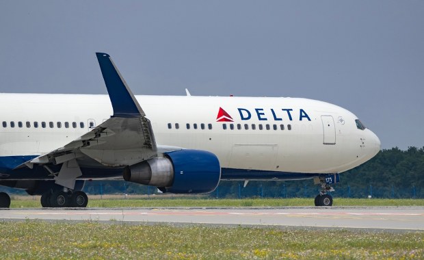 Pożar silnika samolotu tuż po starcie. Jest nagranie