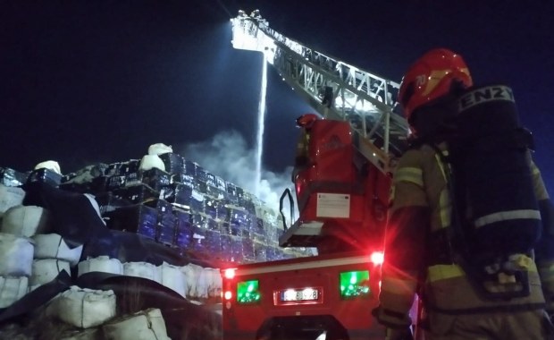 Pożar składowiska odpadów koło Radomska opanowany