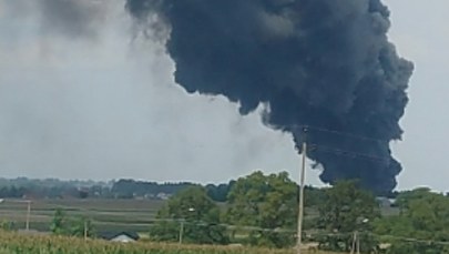 Pożar składowiska odpadów koło Torunia. W akcji 25 zastępów straży