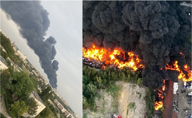 Pożar składowiska odpadów w Sosnowcu. Służby zalecają pozostanie w domach [FILMY i ZDJĘCIA]