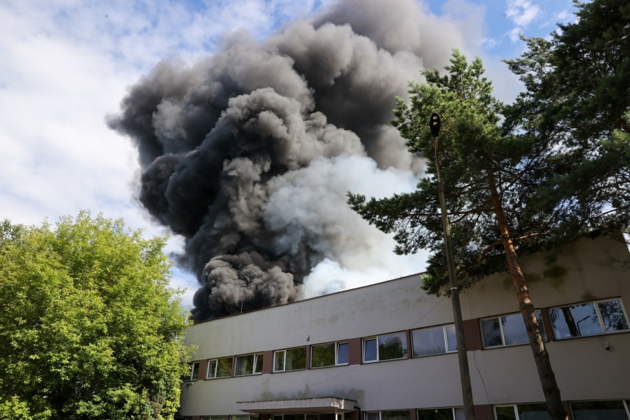 Pożar składowiska odpadów w Woli Łaskiej /Marian Zubrzycki /PAP