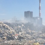 Pożar składowiska odpadów w Zgierzu. Obowiązuje ostrzeżenie o szkodliwych oparach