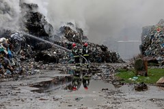 Pożar składowiska śmieci w Studziankach 