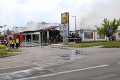 Pożar sklepu Lidl w Radomsku 