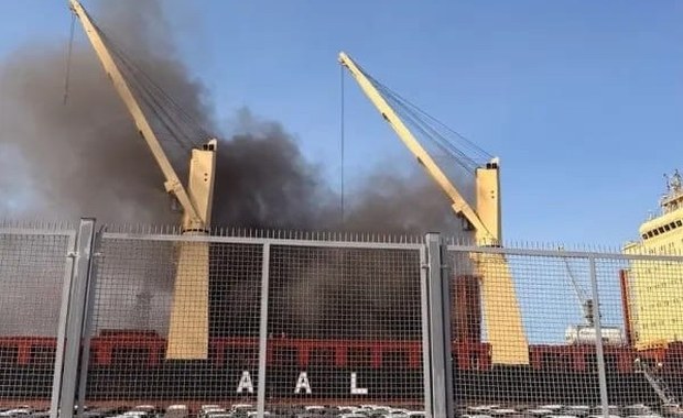 Pożar statku w Nowym Porcie w Gdańsku. "Prace niebezpieczne"