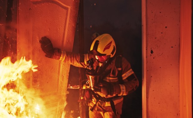 Pożar stolarni w Miękini na Dolnym Śląsku. W ogniu cały budynek