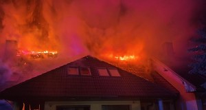 Pożar szeregowca w Szczecinie. Ranny strażak 