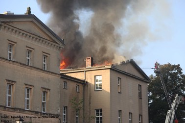 Pożar szkoły w Lublińcu na Śląsku. Zawalił się dach budynku 