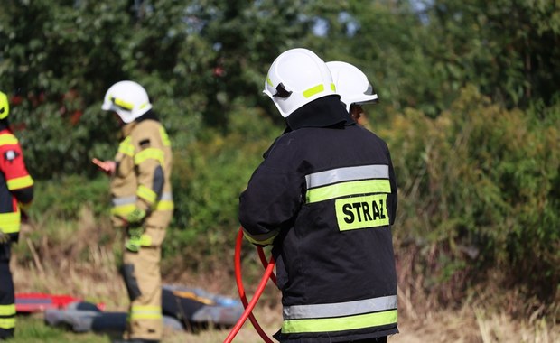 Pożar tartaku w Grodźcu. Z ogniem walczyło kilkadziesiąt zastępów straży pożarnej