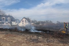 Pożar traw w krakowskich Bronowicach