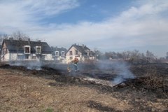 Pożar traw w krakowskich Bronowicach