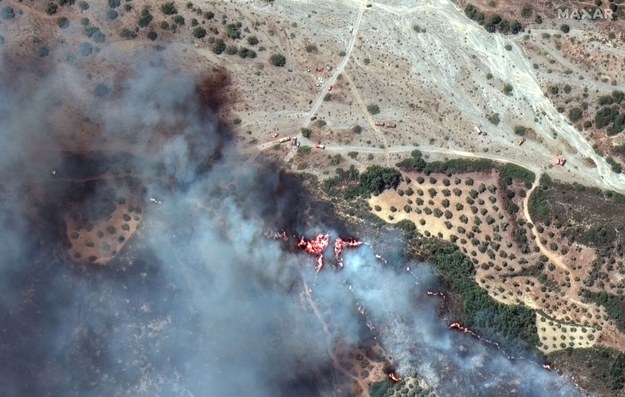 Pożar trawiący wyspę Rodos w Grecji. /MAXAR TECHNOLOGIES HANDOUT /PAP/EPA