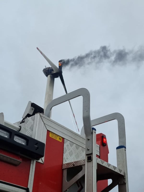 Pożar turbiny wiatrowej /OSP Tykadłów /Materiały prasowe
