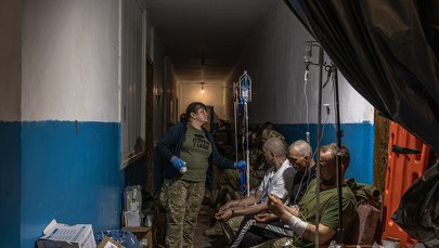 Pożar w Azowstalu. Mer Charkowa: Od dwóch dni żyjemy bez zagrożenia ciągłymi ostrzałami [ZAPIS RELACJI 10.05.2022]