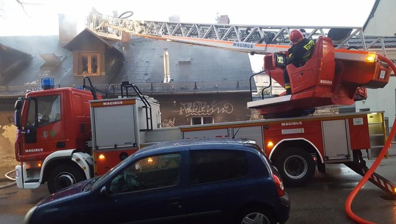 Pożar w Bielsku-Białej. Zatrzymany 61-latek, miał grozić sąsiadom