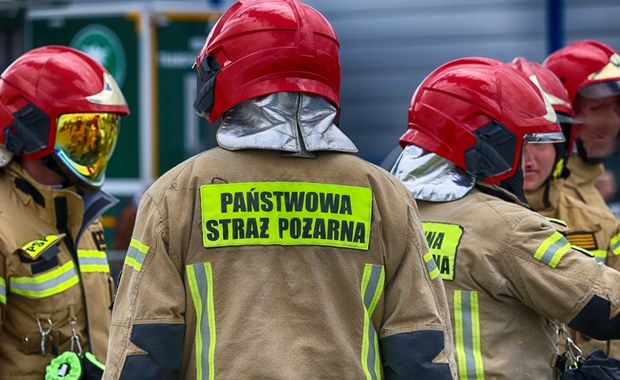 Pożar w bloku w Krakowie. Dwie osoby w szpitalu