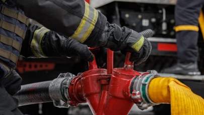 ​Pożar w centrum handlowym Giant w Królewcu. Ogień objął trzy piętra